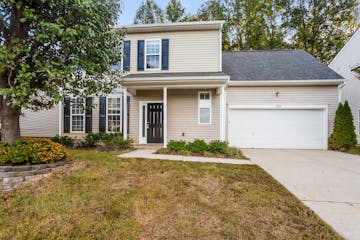 8104 Weeping Fig Ln Charlotte, NC 28215